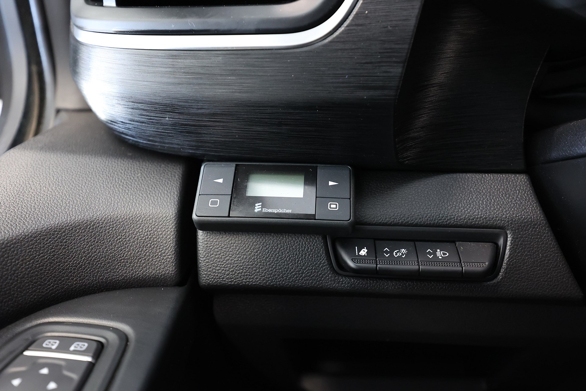 Nissan Primastar 2.0 dCi 150hk Tekna L2H1 Navi V-Inrett Värmare Drag B-Kamera