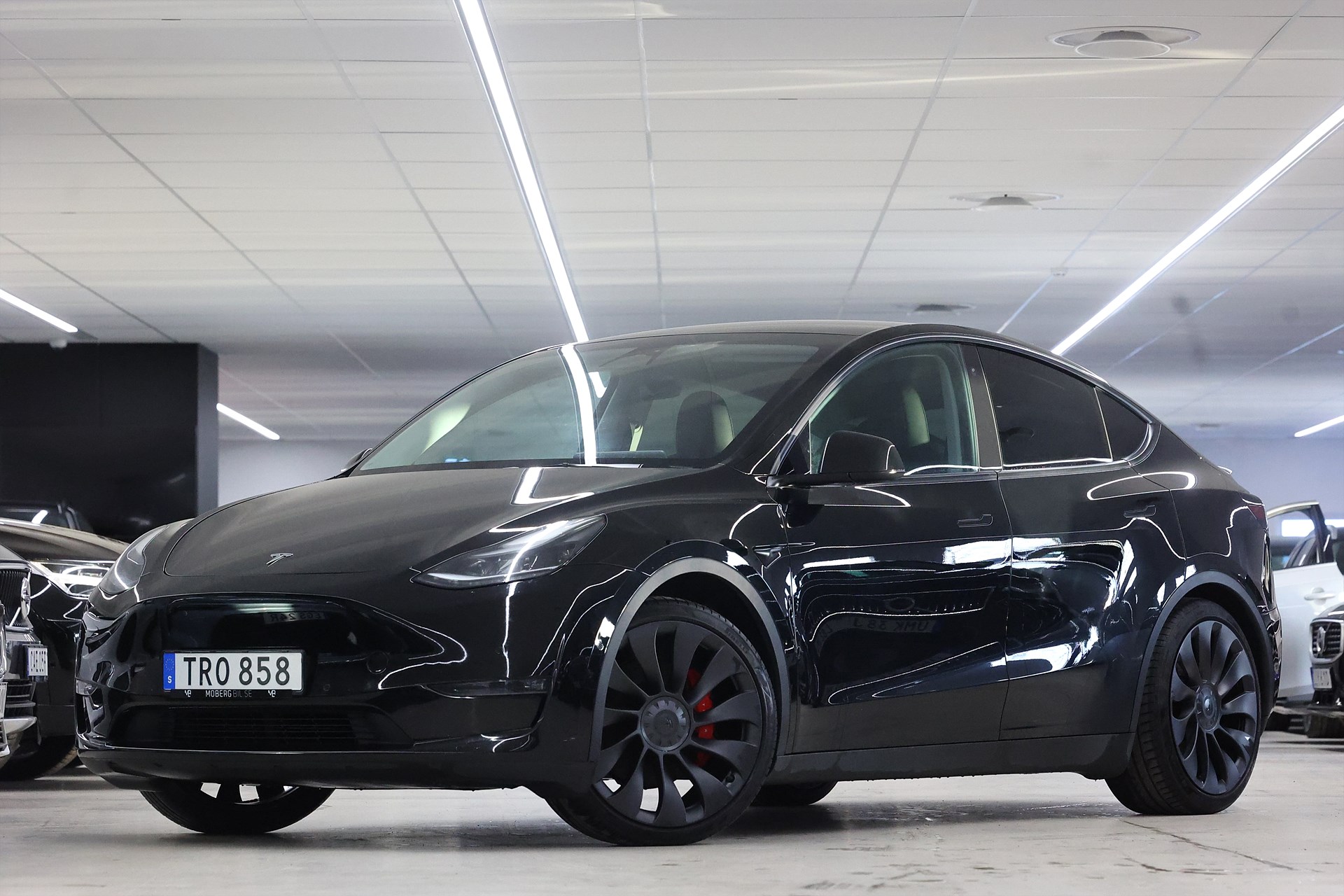 Tesla Model Y Performance 534hk Pano Läder Navi Premium Ljudsystem