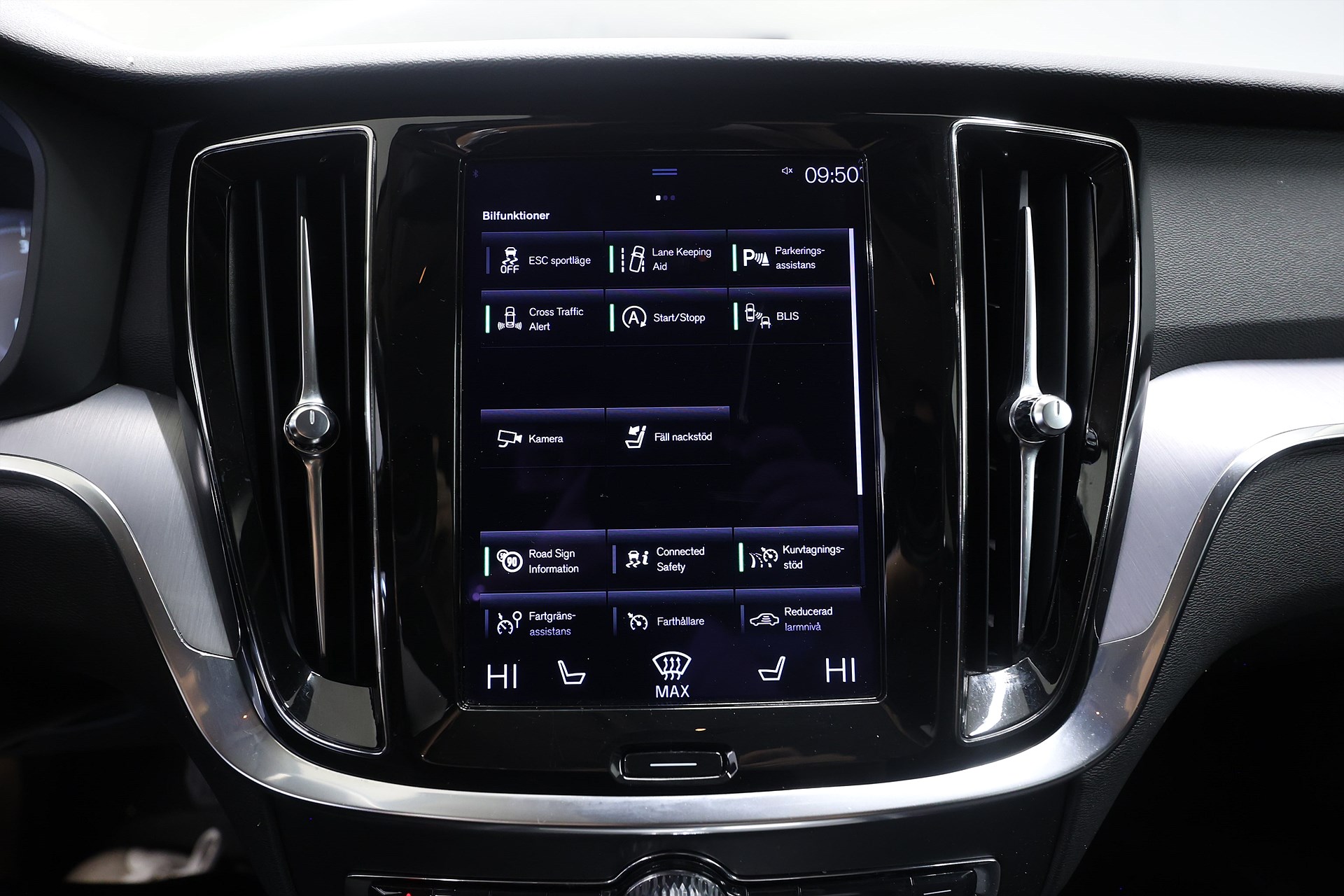 Volvo V60 B4 Cross Country 197hk *Hjulkampanj!* Momentum H/K