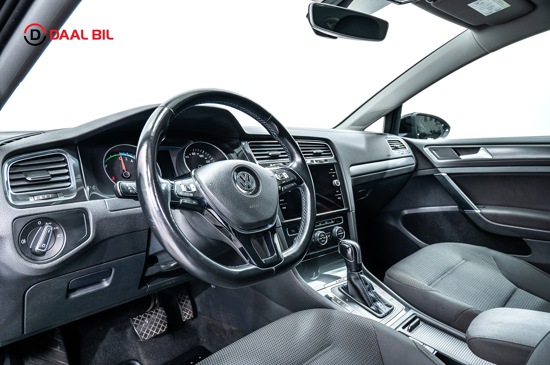 Volkswagen e-Golf, 136hp, 2020