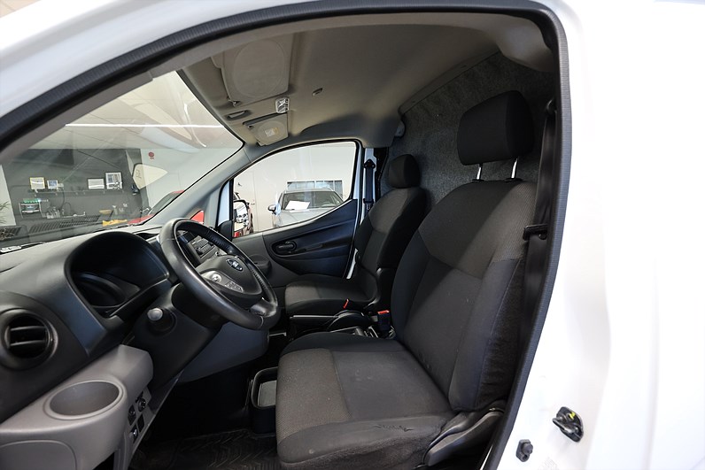 Nissan e-NV200 Van 40 kWh 109hk Värmare Drag V-Inrett B-Kamera