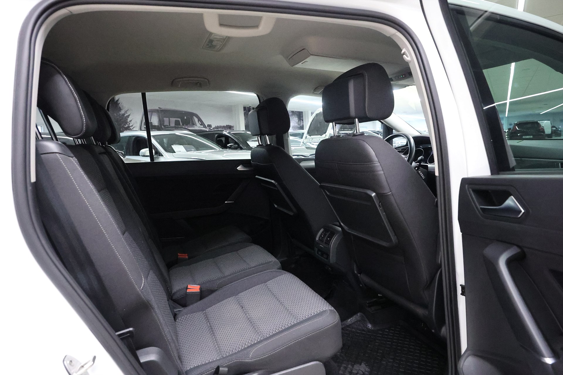 Volkswagen Touran 2.0 TDI 150hk R-Line 7 sits PDC LED MOMS