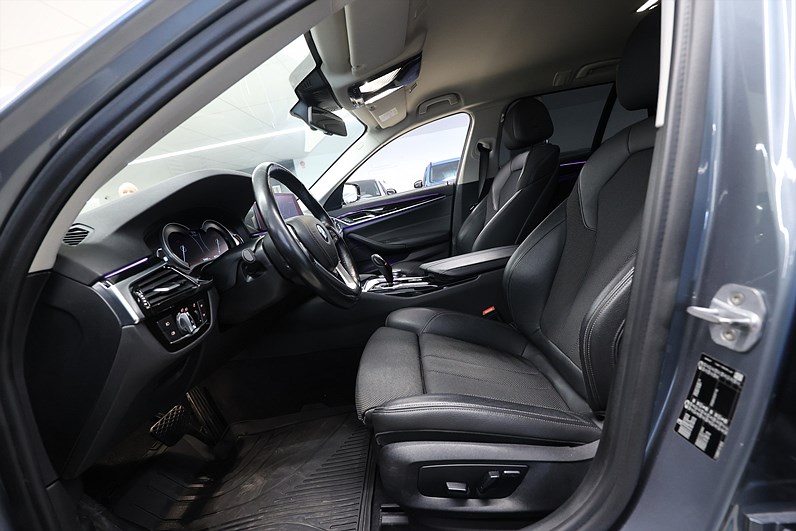 BMW 520d Touring 190hk Sport Line Navi PDC B-Kamera