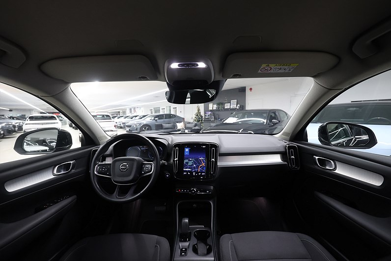 Volvo XC40 T4 Recharge 211hk *Hjulkampanj!* Momentum Värmare