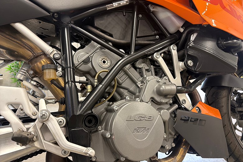 K.T.M. 990 SUPERDUKE, 3 brukare, LÅG MIL 2005, lgul – bild 21 av 21, begagnad hos Niber i Järfälla