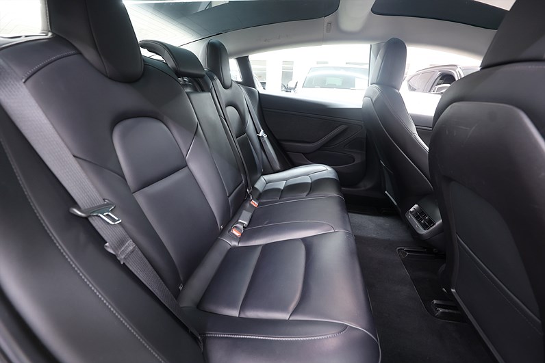 Tesla Model 3 Long Range AWD 440hk *Kampanj!* AP Pano Läder