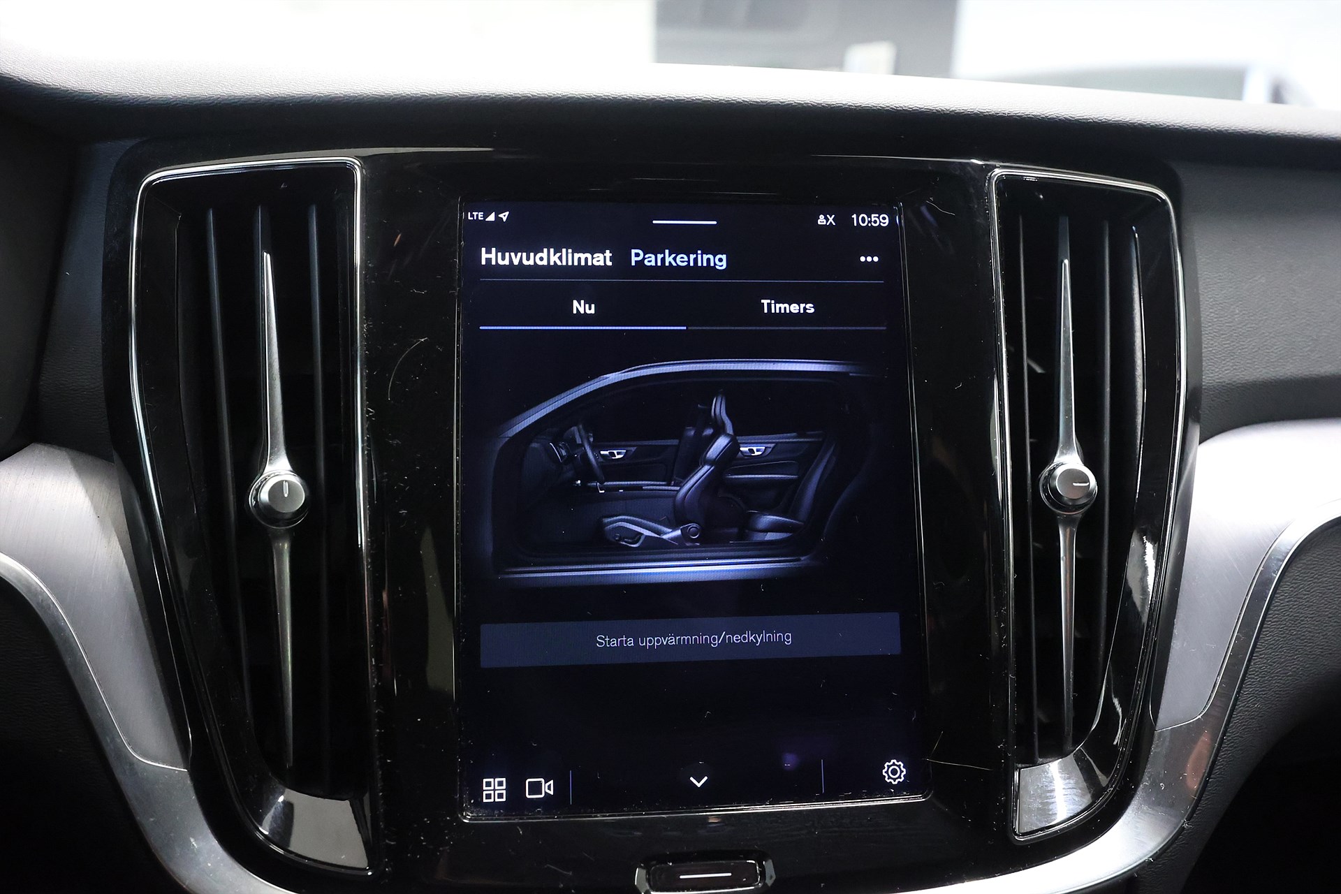 Volvo V60 Recharge T6 AWD 350hk Navi Värmare Drag Keyless