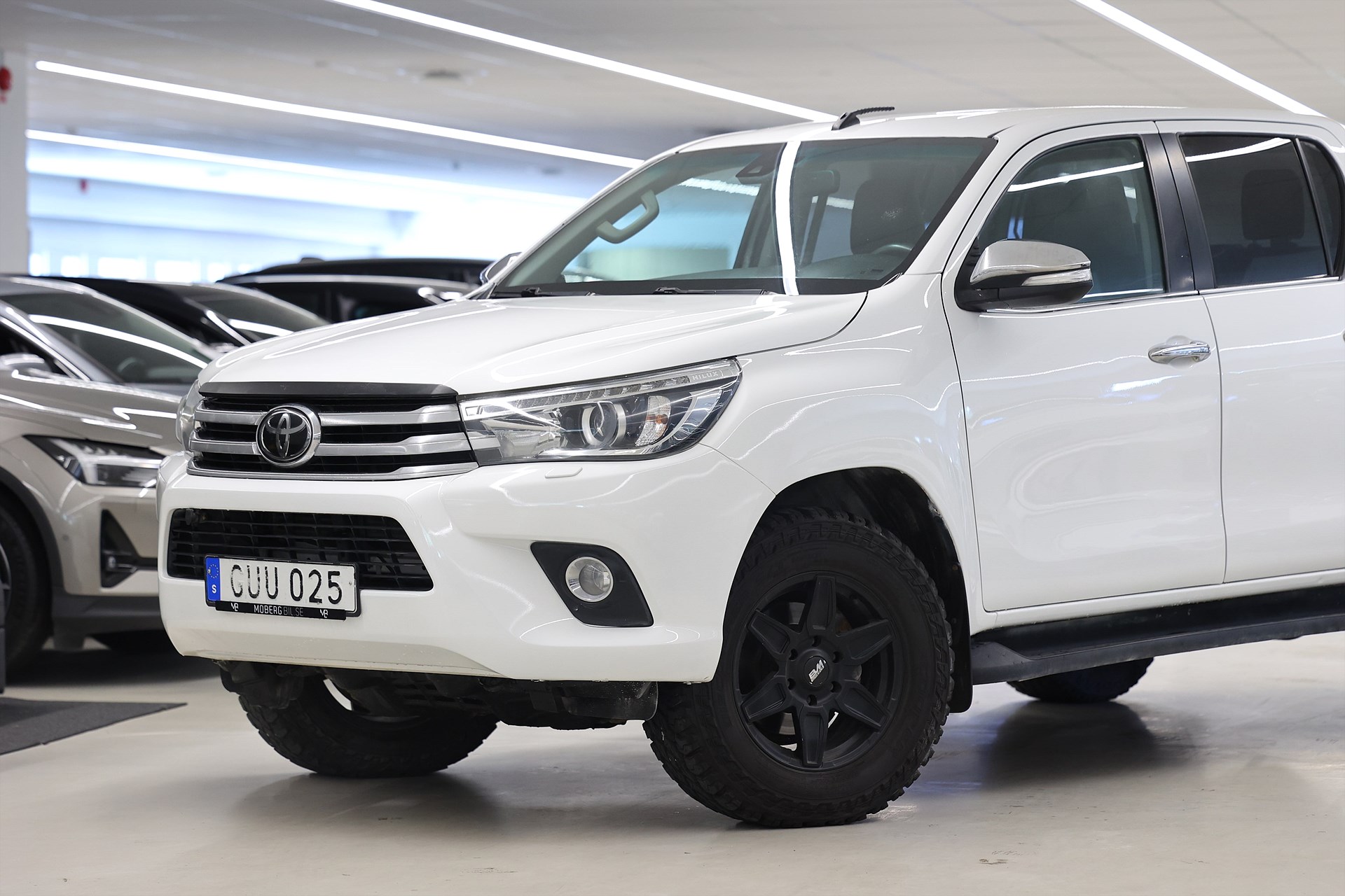 Toyota Hilux 2.4 AWD 150hk Drag B-kamera Värmare Skinn MOMS