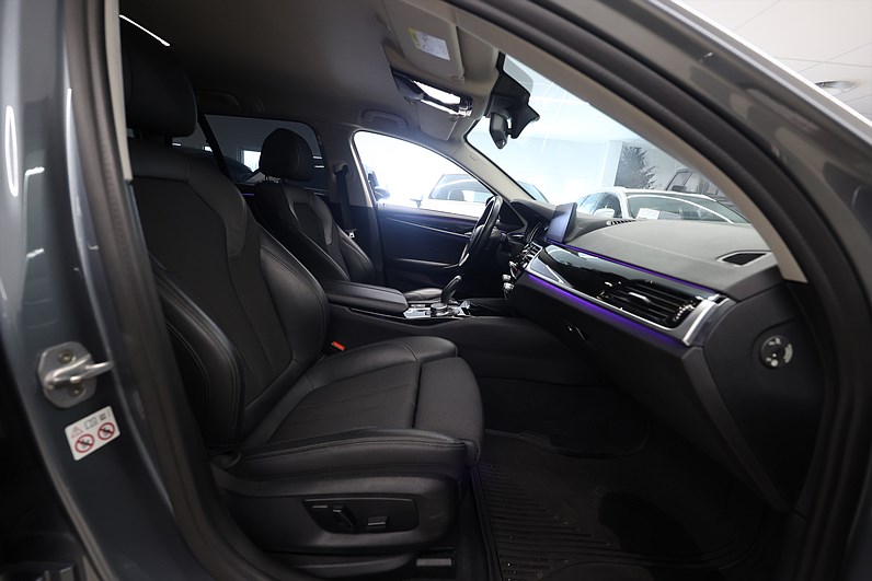 BMW 520d Touring 190hk Sport Line Navi PDC B-Kamera