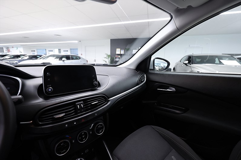 Fiat tipo 1.4 120hk Backkamera PDC Adaptiv fart Bluetooth