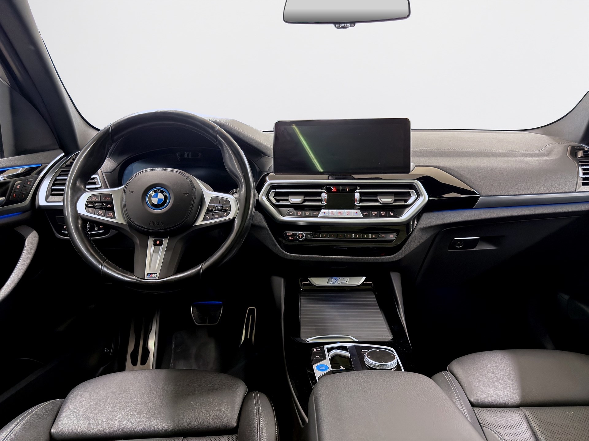 BMW iX3 286hk M Sport Charged Pano Navi Drag B-kamera