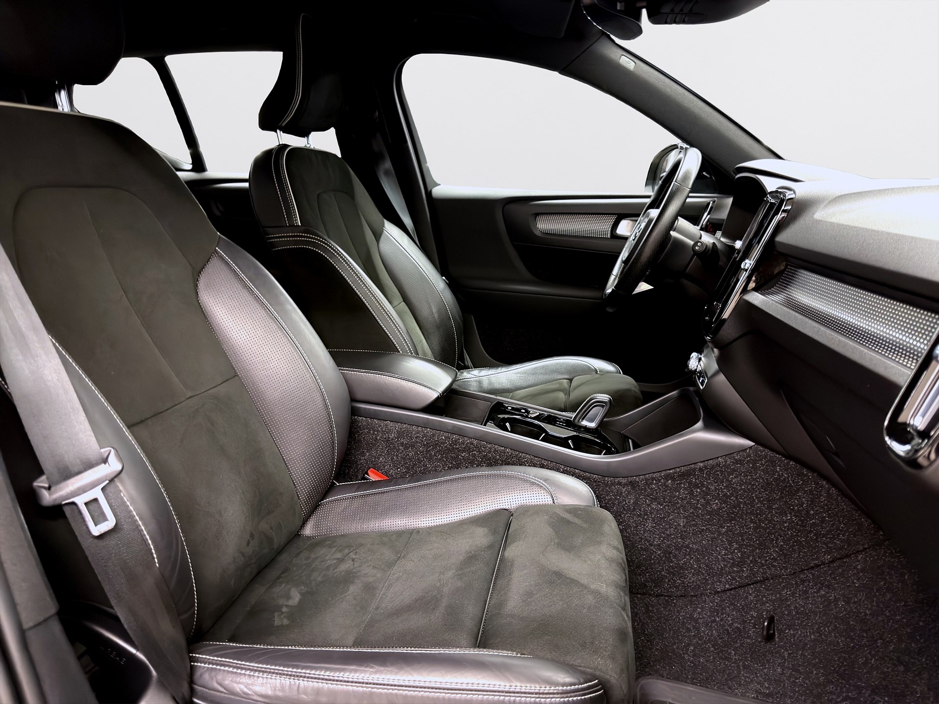 Volvo XC40 Recharge T5 262hk R-Design Navi Keyless B-Kamera