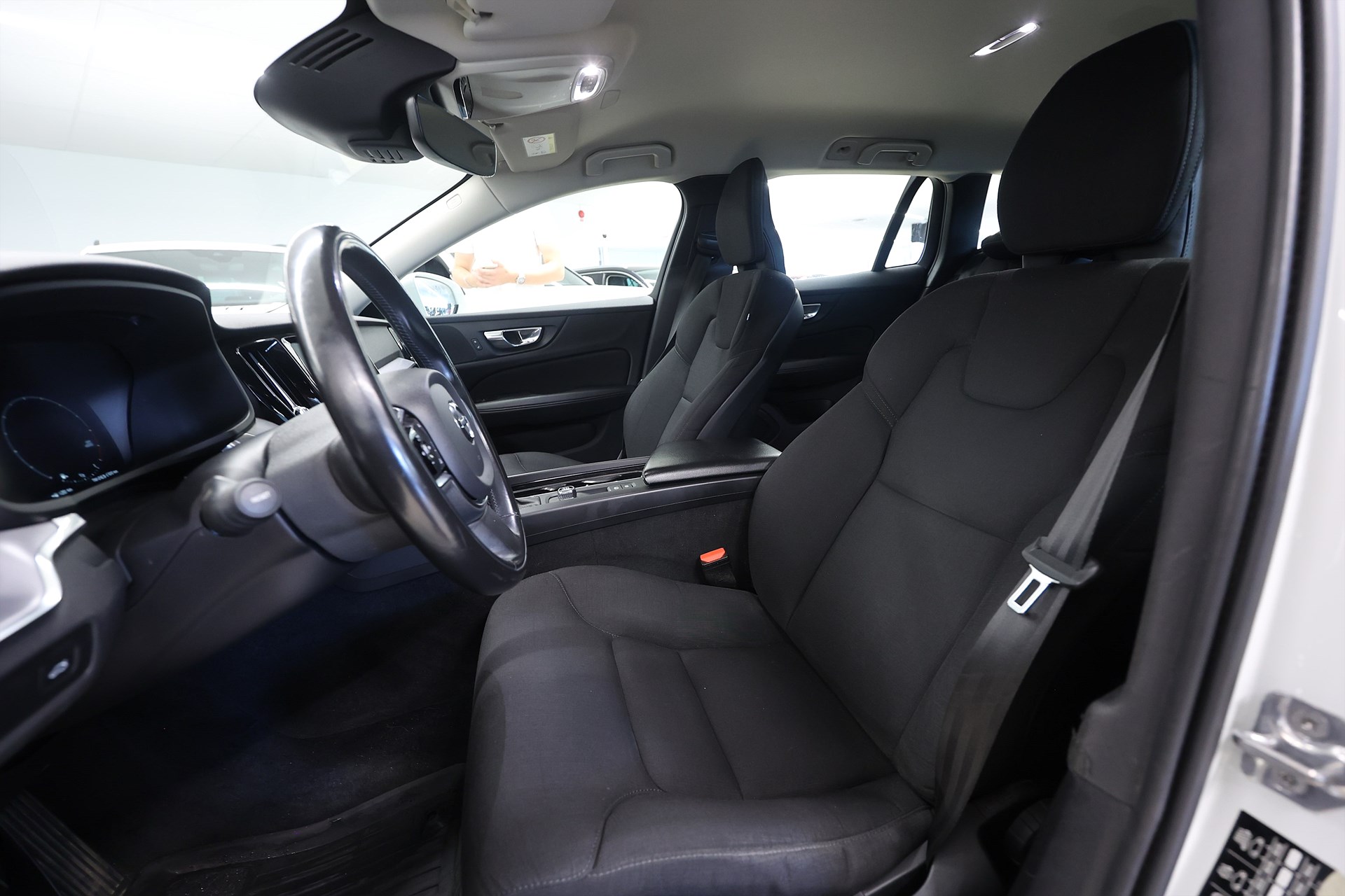 Volvo V60 D4 AWD 190hk *Hjulkampanj!* Momentum Drag