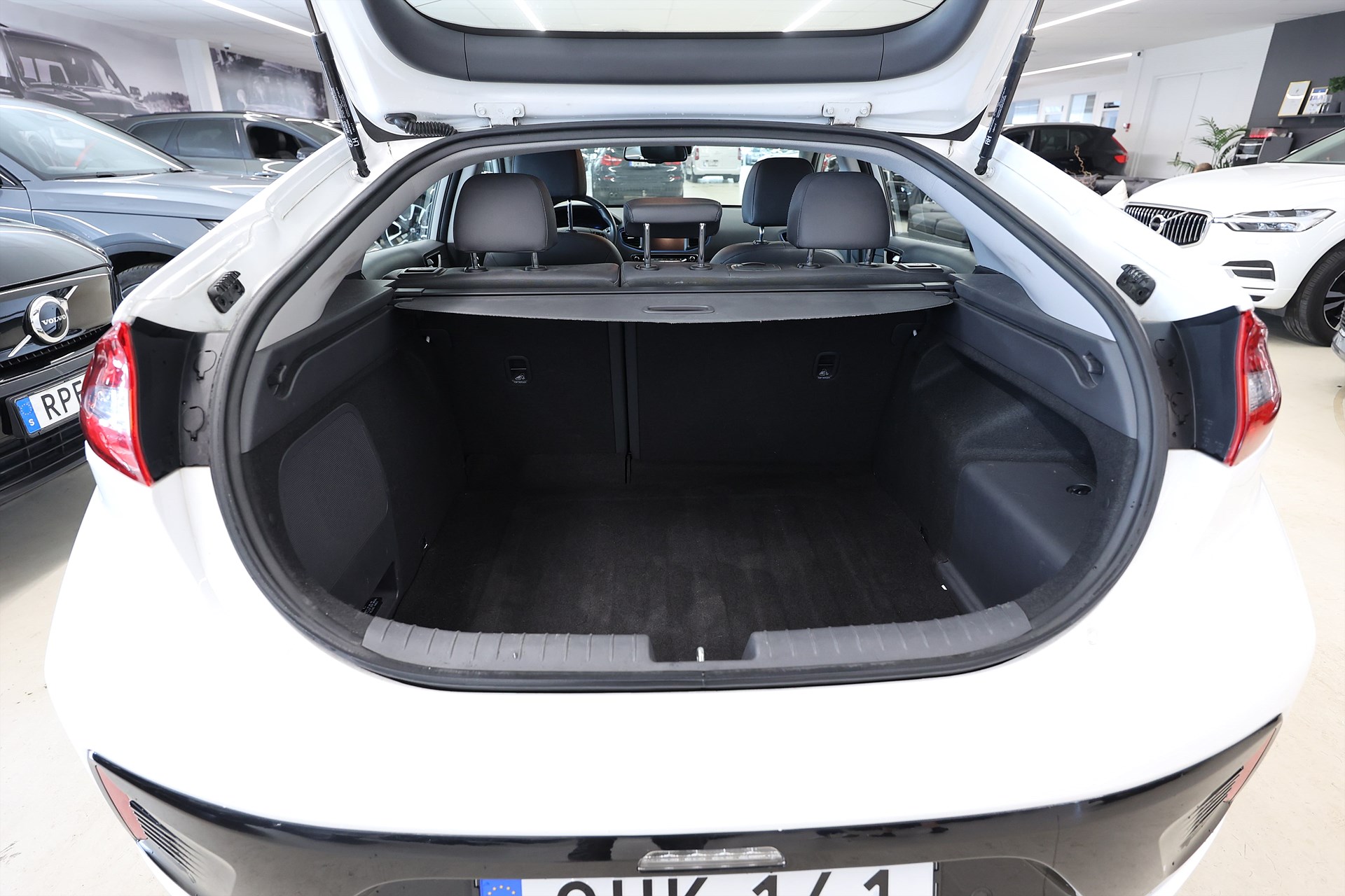 Hyundai Ioniq Hybrid 1.6 141hk Premium Plus Infinity Keyless B-kamera Navi