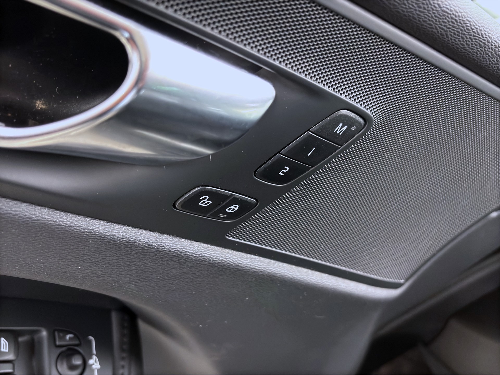 Volvo XC60 Recharge T6 350hk AWD Plus Dark Edt Pano 360 Drag Navi
