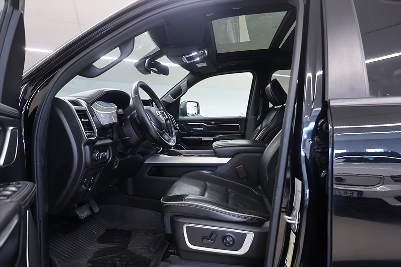 Dodge Ram 1500 Crew Cab 5.7 V8 HEMI 4x4 395hk Laramie LVL 2