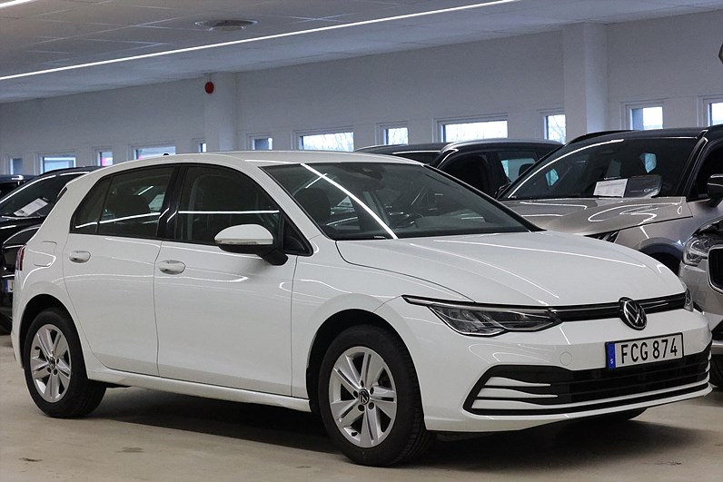 Volkswagen Golf 1.0 TSI 110hk Base Navi CarPlay PDC