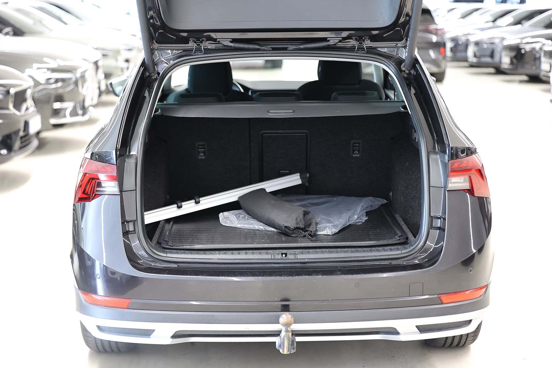 Skoda Octavia Scout 2.0 TDI 4x4 200hk B-kamera Drag Värmare MOMS