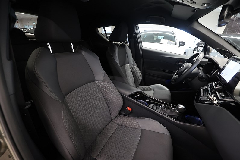 Toyota C-HR Hybrid CVT 122hk *Kampanj!* X-Edition JBL Navi Keyless