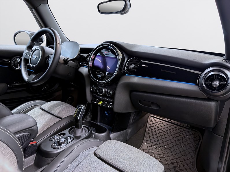 MINI Cooper SE 184hk Navi PDC Årsskatt 360kr