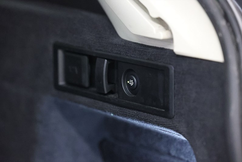 BMW 330e xDrive Touring 292hk Sport Line Shadow Navi Läder Drag