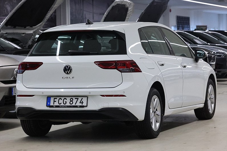 Volkswagen Golf 1.0 TSI 110hk Base Navi CarPlay PDC