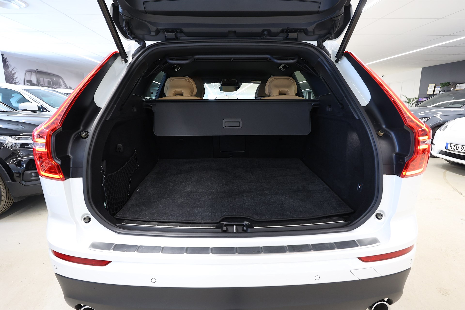 Volvo XC60 T5 250hk Momentum Keyless Läder Navi Värmare B-Kamera