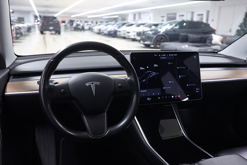 Tesla Model 3 Long Range AWD 440hk *Kampanj!* AP Pano Läder