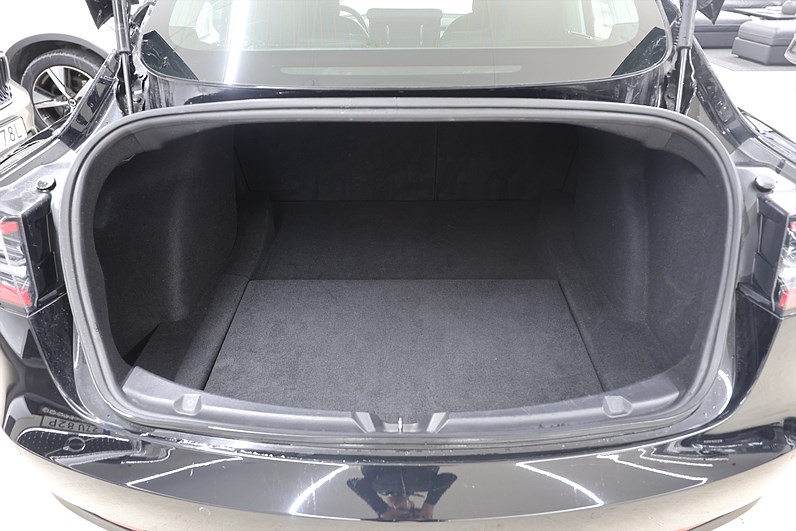 Tesla Model 3 Long Range AWD 440hk *Kampanj!* AP Pano Läder