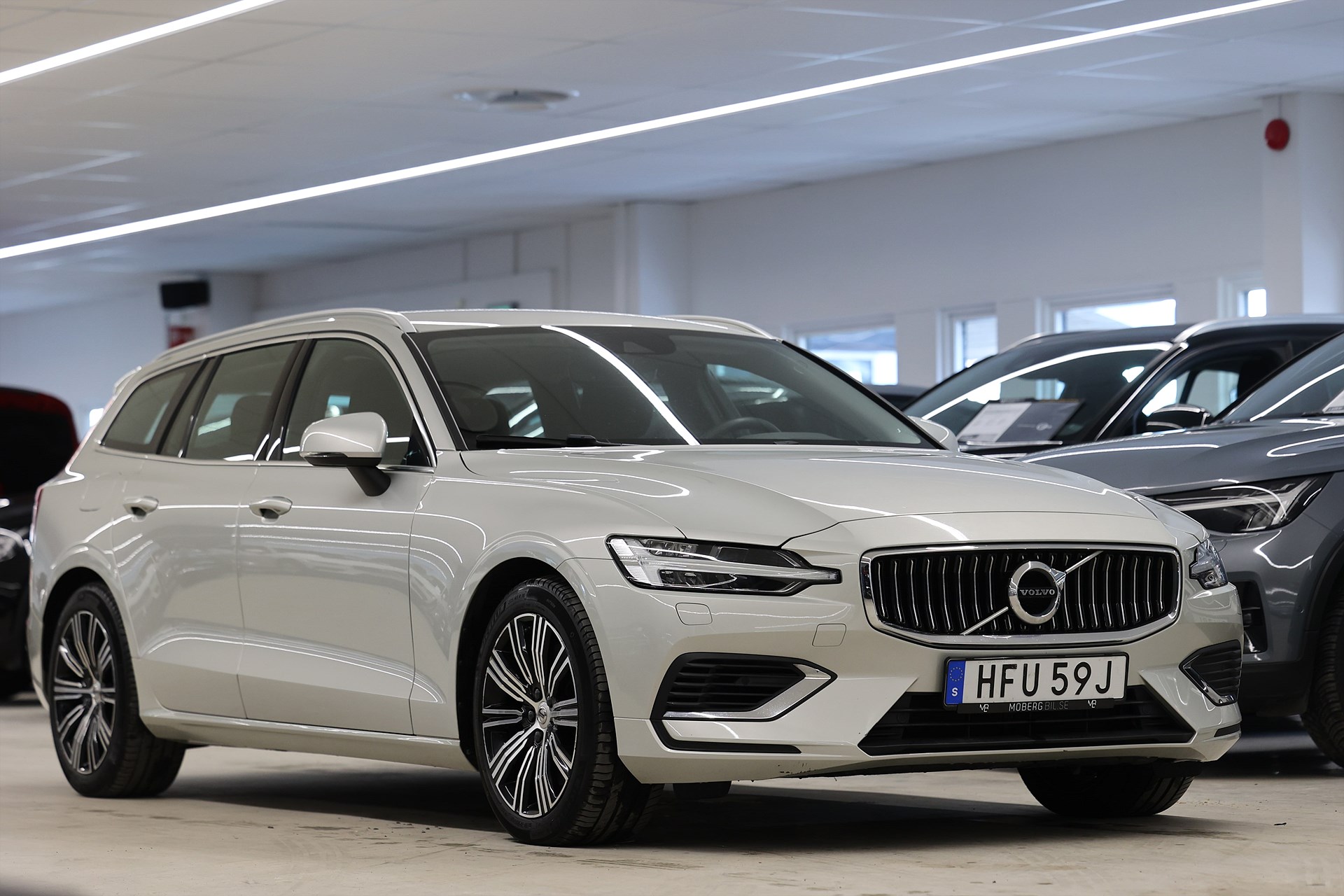 Volvo V60 Recharge T6 AWD 340hk Inskription Exp Navi B-kamera