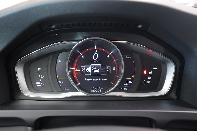 Volvo V60 D4 190hk Summum Värmare B-kamera Navi Skinn