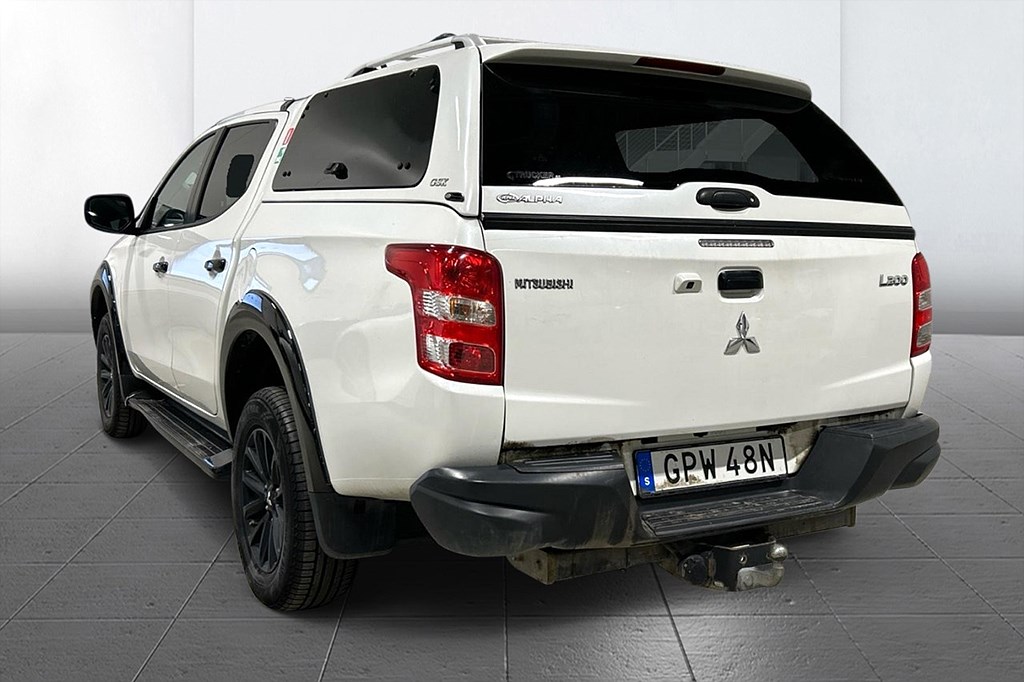 Mitsubishi L200 Dubbelhytt 2.4 DI-D 4WD Drag Kåpa Skinn Kamera MOMS 181hk – bild 5 av 9