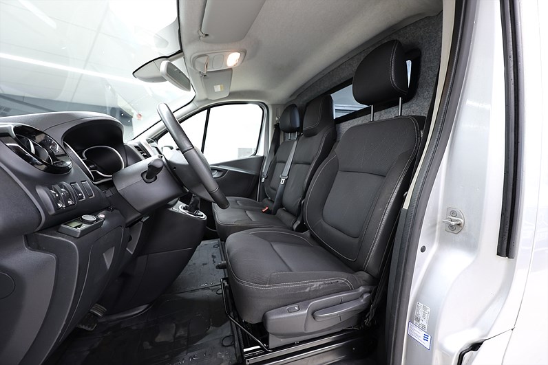 Renault Trafic 2.0 dCi EDC 145hk V-inrett Värmare