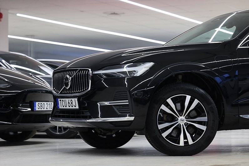 Volvo XC60 Recharge T6 AWD 340hk Momentum Pano Drag