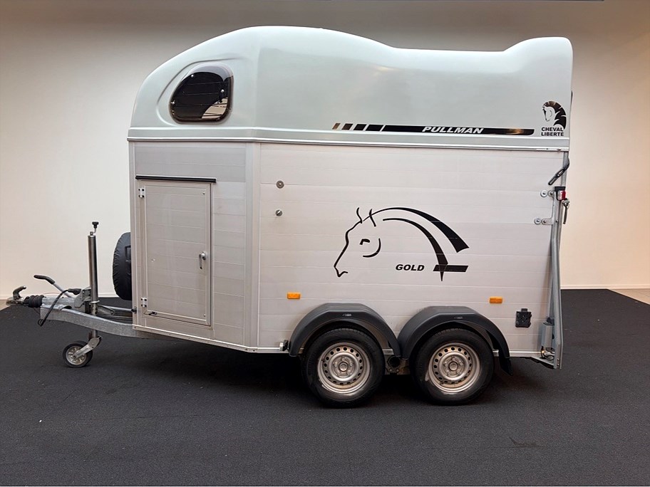 CHEVAL LIBERTE GOLD PULLMAN V2