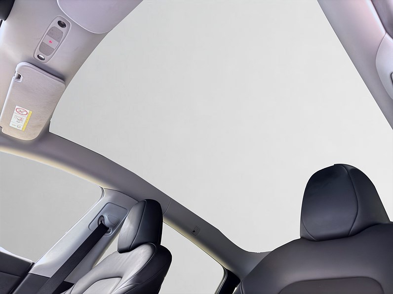 Tesla Model Y Performance 534hk Pano Läder Drag B-Kamera
