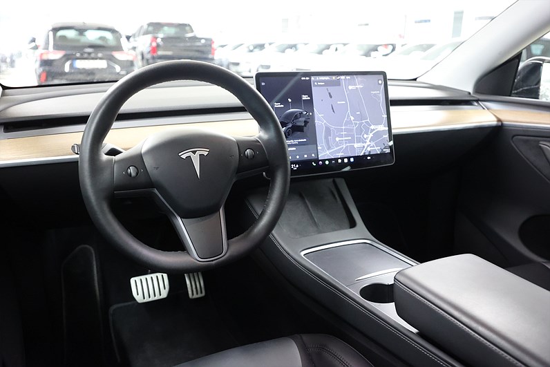 Tesla Model Y Performance 534hk Pano Läder Navi Premium Ljudsystem