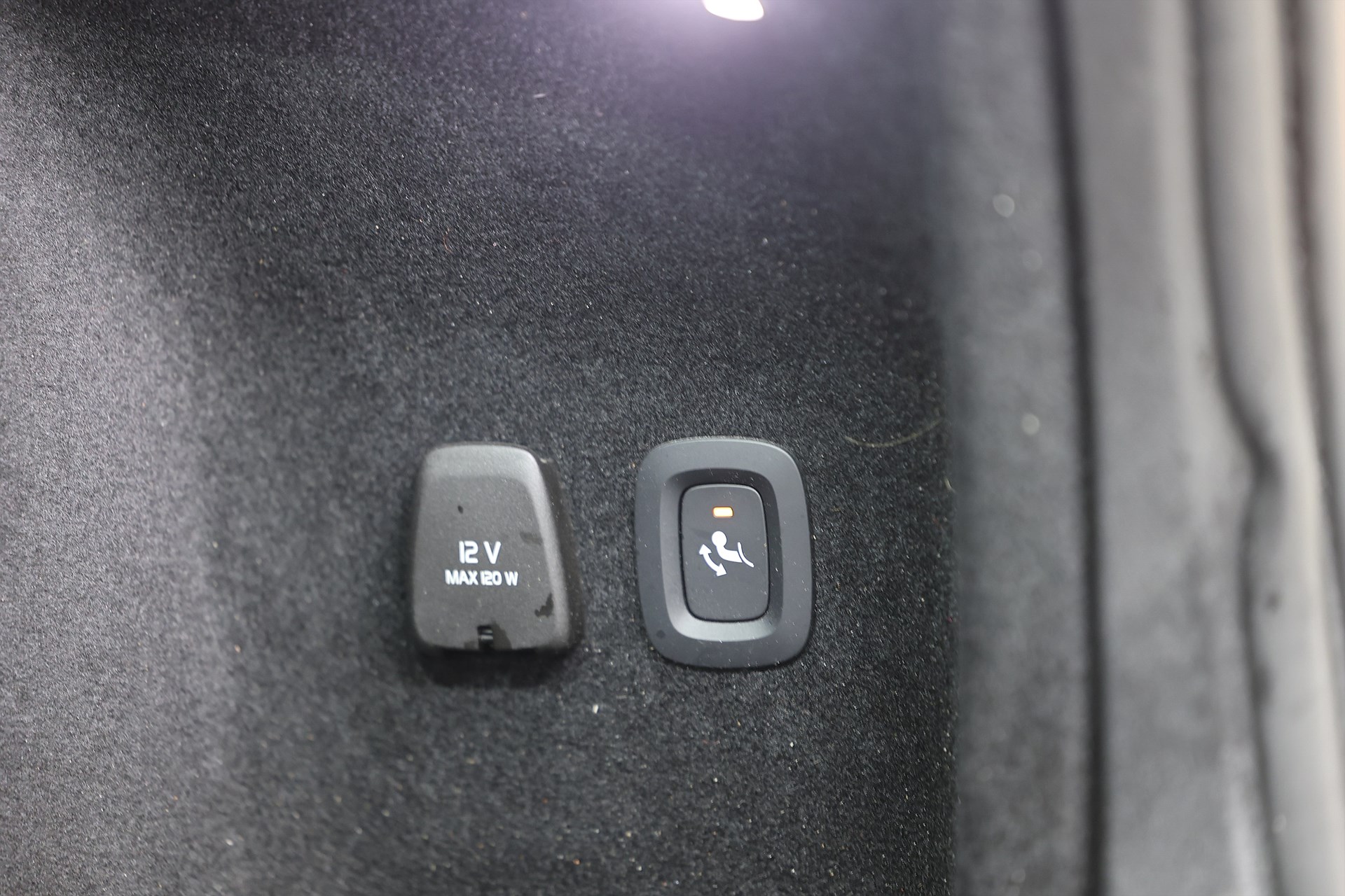 Volvo V60 Recharge T6 AWD 350hk Core Drag B-kamera Keyless