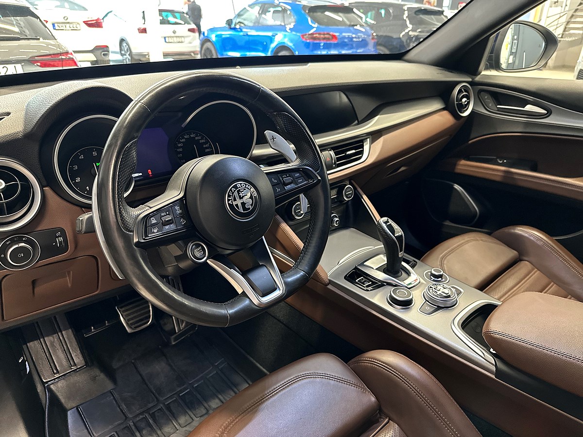 Alfa Romeo Stelvio – bild 19