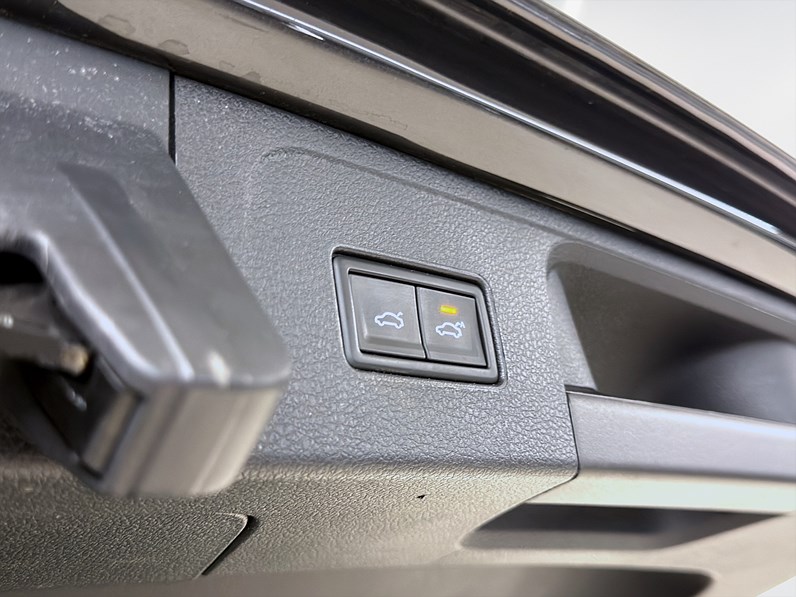 Volkswagen Passat SC GTE 218hk Helg på Moberg! Keyless B-Kamera Navi