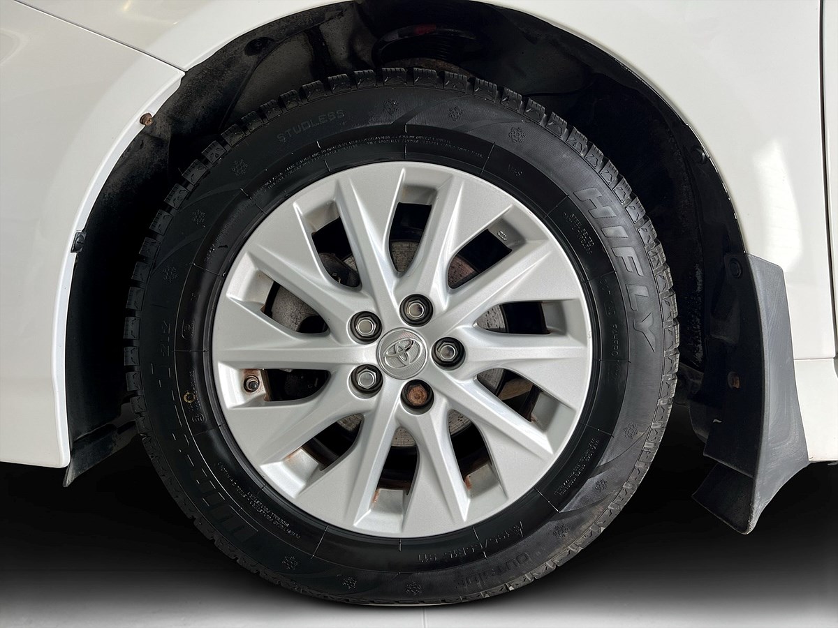 Toyota Prius Plug-in Hybrid 1.8 VVT-i + 3JM Plug-in CVT, 136hk, 2014