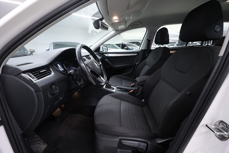 Skoda Octavia 1.4 TSI 150hk *Hjulkampanj!* Style Farth Carplay PDC