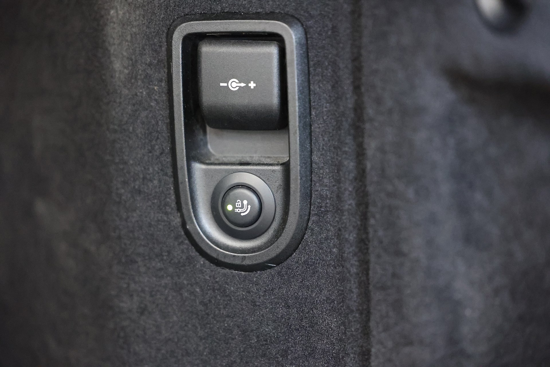 BMW 530e xDrive M-Sport B-Kamera HiFi Skinn Keyless Display key MOMS