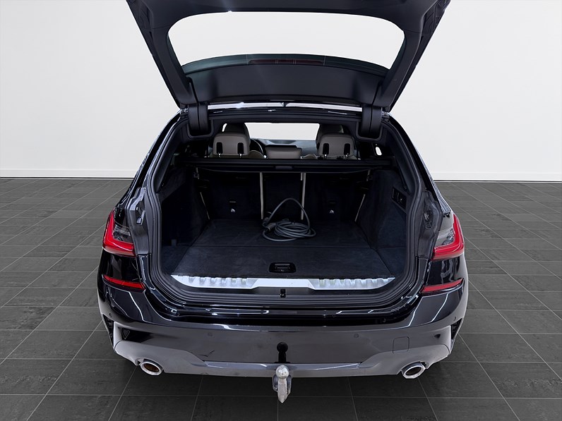 xDrive Touring 292hk M Sport Drag B-Kamera Läder