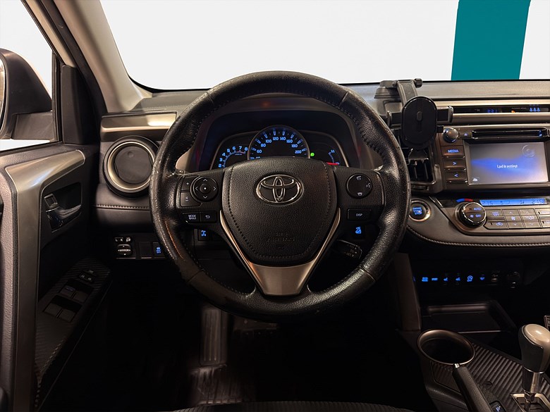 Toyota RAV4 2.0 AWD Navi Keyless Drag Kamera 2015, vit – bild 18 av 24, begagnad hos Niber i Järfälla