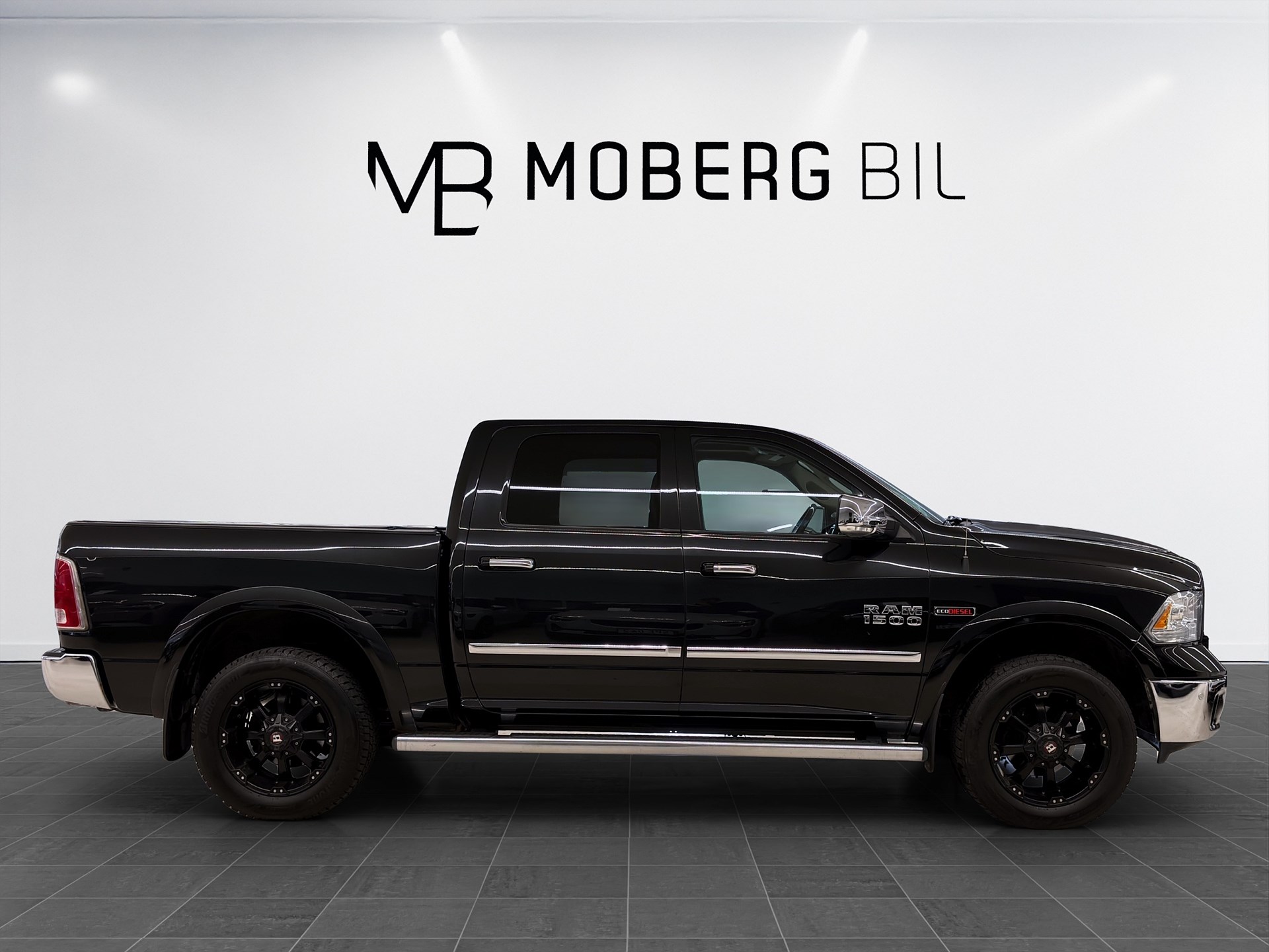 3.0 V6 EcoDiesel 4x4 Laramie Flaklock Drag Luftfjädring