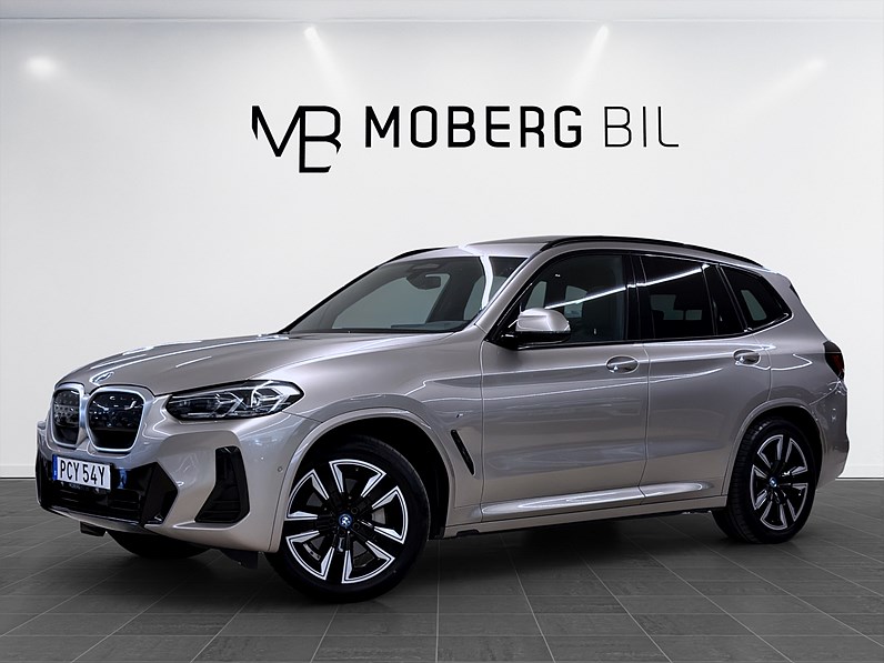 BMW iX3 286hk M Sport Charged Pano Navi Drag B-kamera