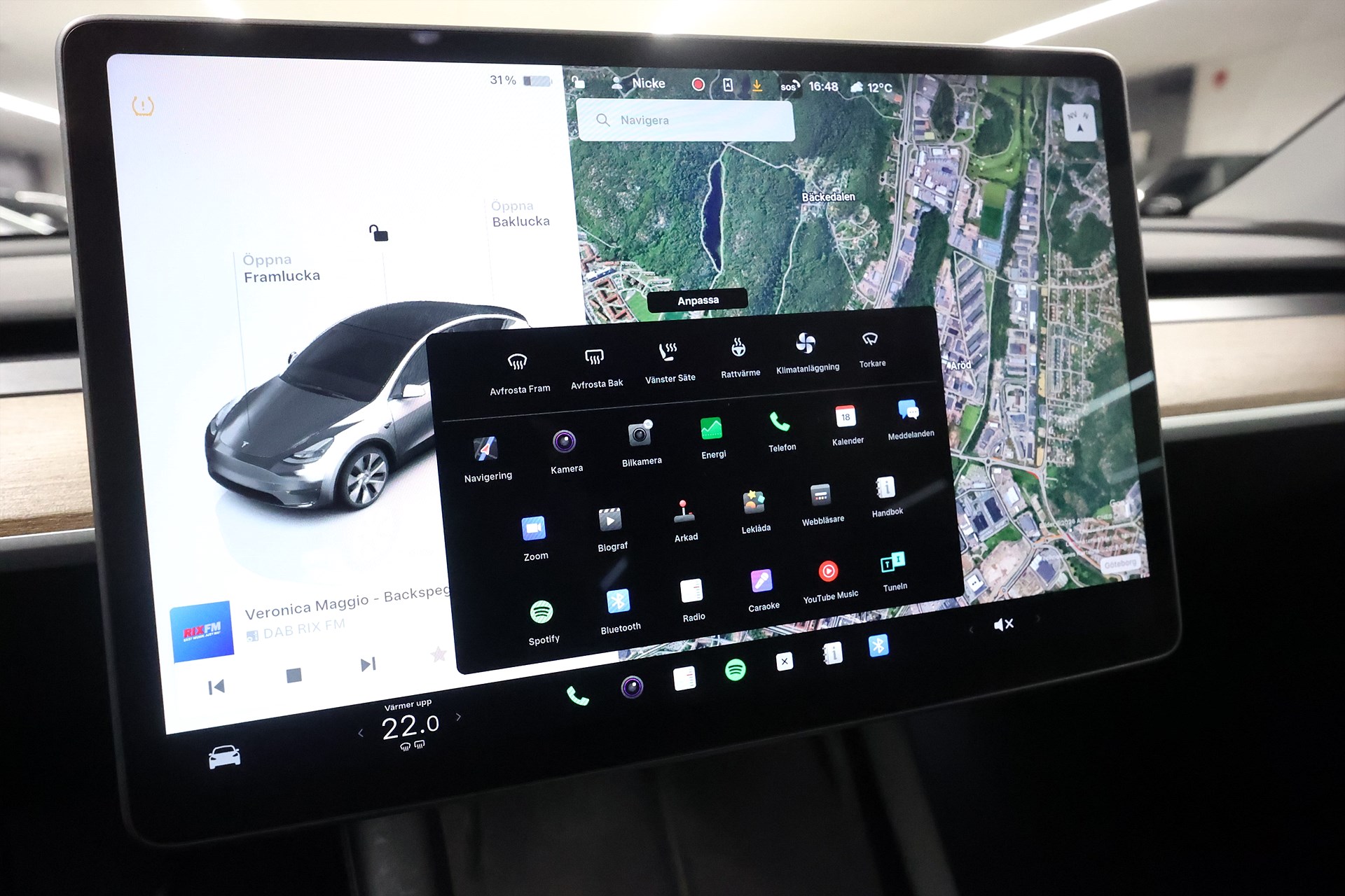 Tesla Model Y Long Range AWD 514hk Pano Navi Läder
