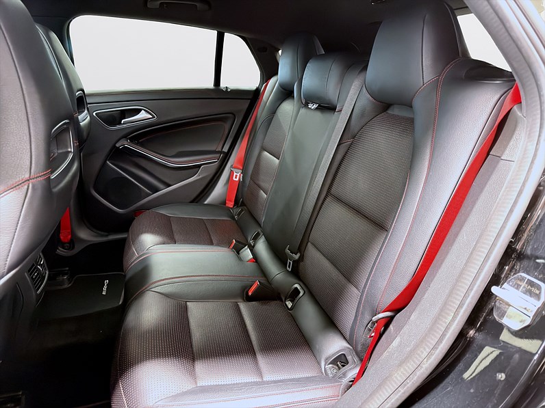 Mercedes-Benz CLA 45 AMG 4M 360hk Shooting Brake Pano H/K