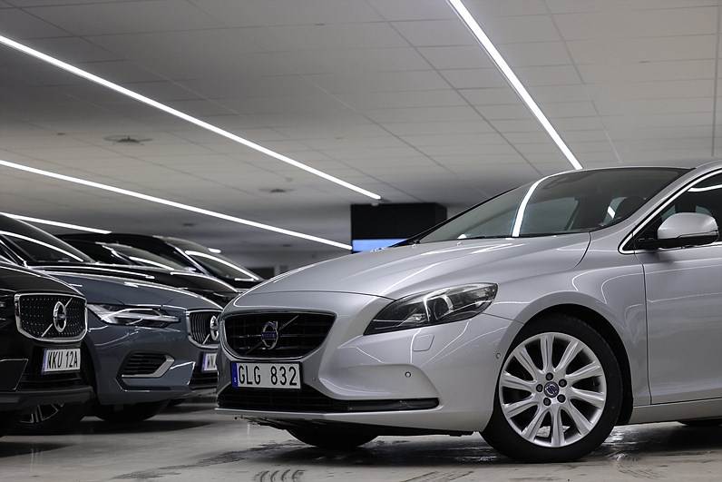 Volvo V40 D2 115hk *Hjulkampanj!* Summum Värmare Kamera